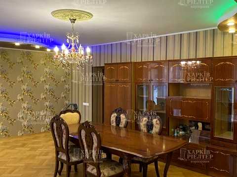квартира за адресою Підлісна вул., 15а
