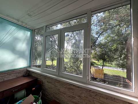 квартира за адресою Михайла Комарова вул. (Тархова), 5
