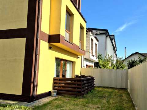 дом по адресу центральна садова, 50а