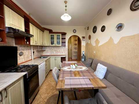 квартира за адресою Степана Бандери вул., 10-В