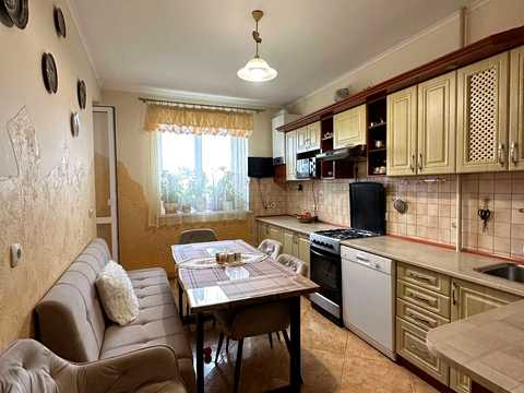 квартира за адресою Степана Бандери вул., 10-В