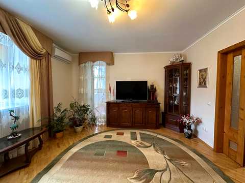 квартира за адресою Степана Бандери вул., 10-В