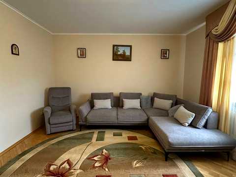 квартира за адресою Степана Бандери вул., 10-В