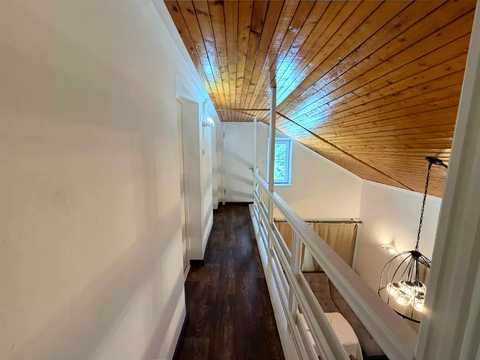 будинок за адресою с. Дніпрове, центральна, 3
