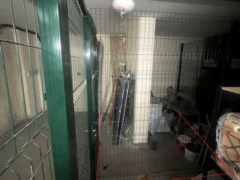 комерційна за адресою Каховська вул., 56