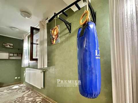 квартира за адресою Зоопаркова вул., 9