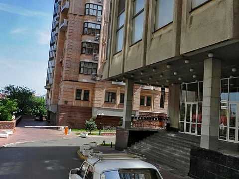 паркоместо по адресу Паторжинского ул., 14