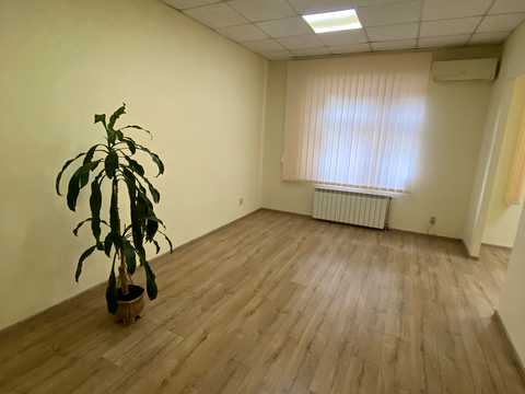 комерційна за адресою Шандора Петефі пл., 5