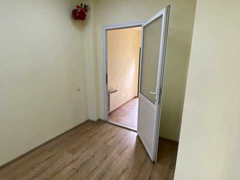 комерційна за адресою Шандора Петефі пл., 5