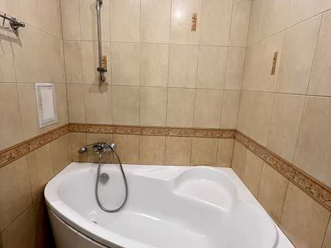 квартира за адресою Василя Симоненка вул., 5