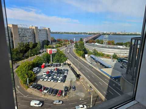 квартира за адресою Королеви Єлизавети ІІ вул. (Глинки), 2
