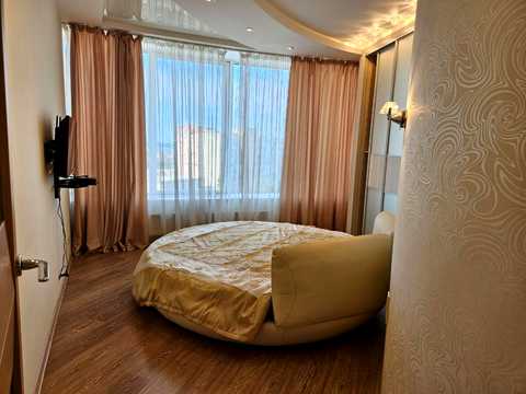квартира за адресою Королеви Єлизавети ІІ вул. (Глинки), 2