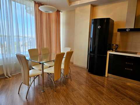 квартира за адресою Королеви Єлизавети ІІ вул. (Глинки), 2