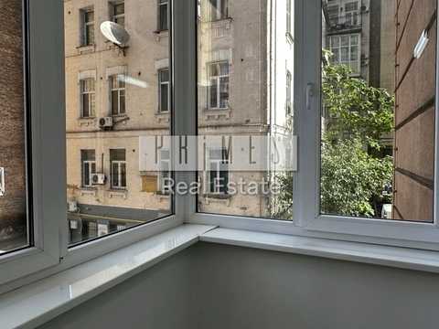 комерційна за адресою Саксаганського вул., 121