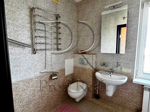 квартира по адресу Драгоманова ул., 1-Б