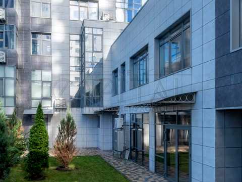 комерційна за адресою Трускавецька вул., 10-Г