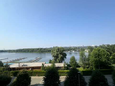 квартира за адресою Раїси Окіпної вул., 18