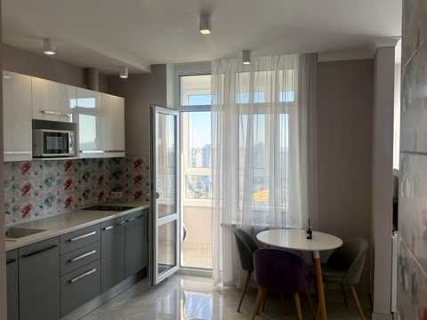 квартира за адресою Драгоманова вул., 10