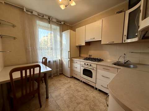 квартира за адресою Верховинна вул., 18