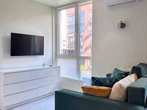 квартира за адресою Салютна вул., 2к21