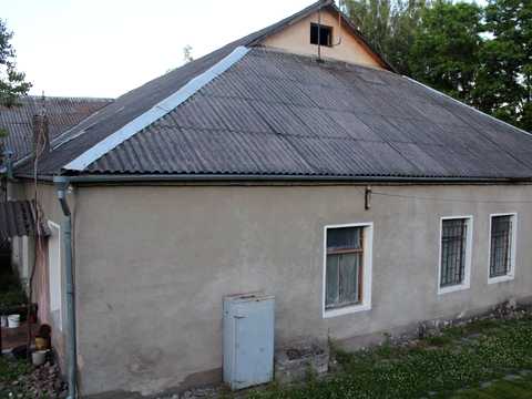 комерційна за адресою смт. Лугини, Армійська вул., 100