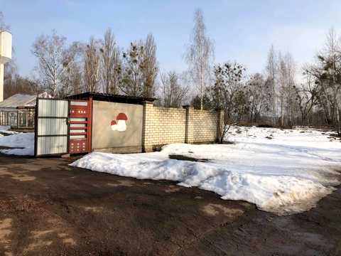 комерційна за адресою смт. Лугини, Армійська вул., 100