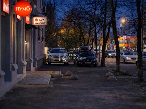коммерческая по адресу Строителей ул., 39