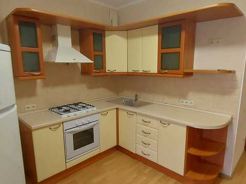 квартира за адресою Раїси Окіпної вул., 8