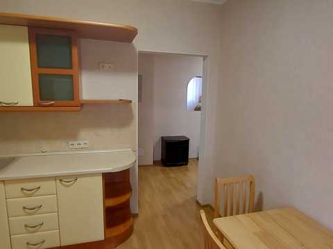 квартира за адресою Раїси Окіпної вул., 8