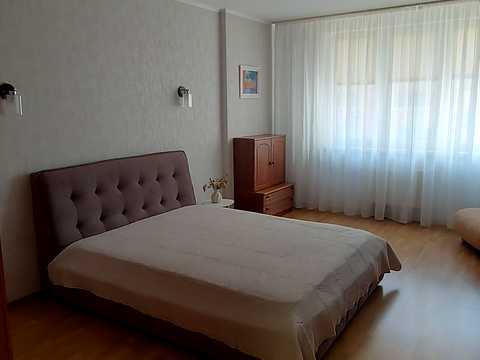 квартира за адресою Раїси Окіпної вул., 8