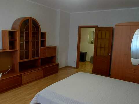 квартира за адресою Раїси Окіпної вул., 8