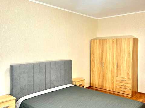 квартира за адресою Ревуцького вул., 54