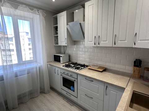 квартира за адресою Композитора Ніщинського вул., 28