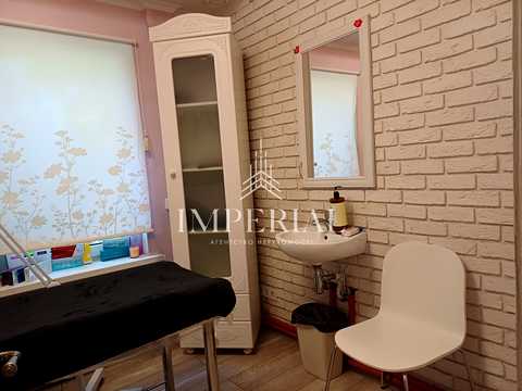 комерційна за адресою Введенська вул., 25