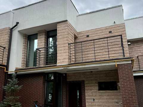 будинок за адресою Незалежності України вул., 64