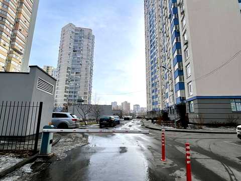 паркомісце за адресою Київ, Олени Пчілки вул., 7