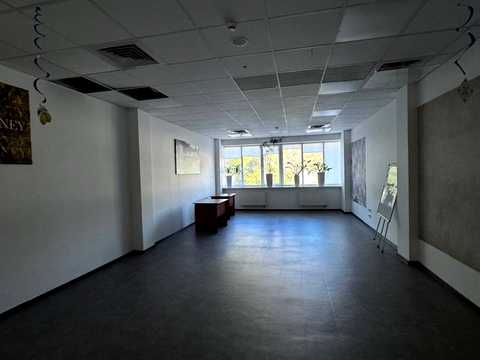 комерційна за адресою Польова вул., 24д