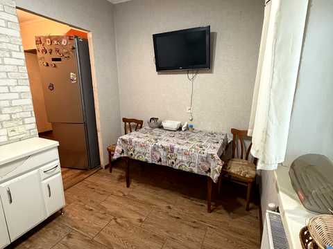 квартира за адресою Захисників України вул., 5
