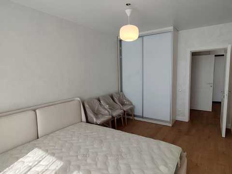 квартира за адресою Зарічна вул., 4к1