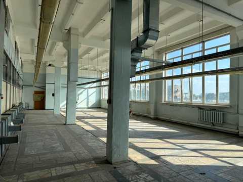 комерційна за адресою Степана Бандери просп. (Московський), 8
