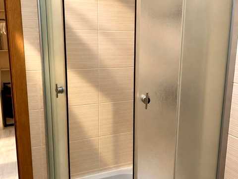 квартира за адресою Богатирська вул., 6-А