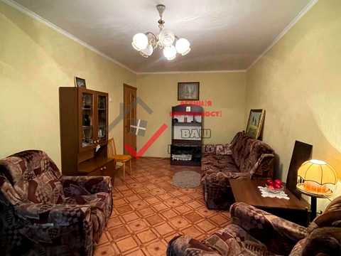 квартира за адресою Навроцького вул., 15