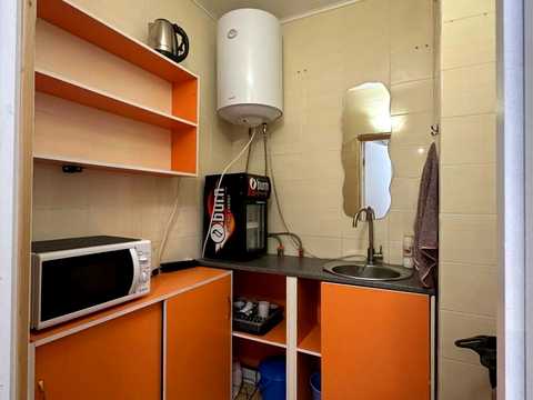 комерційна за адресою Європейська вул., 3