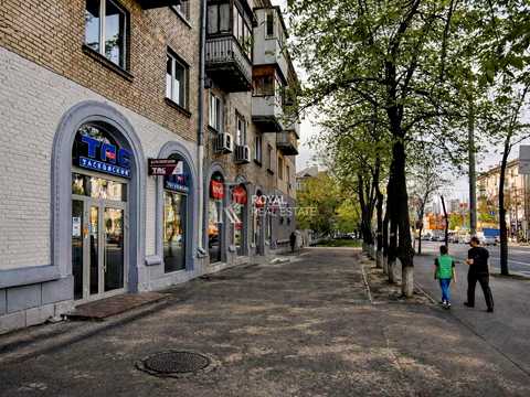 коммерческая по адресу Строителей ул., 39
