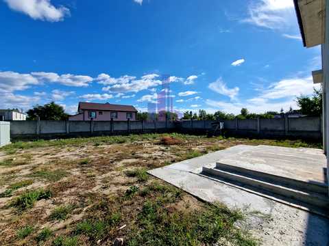 будинок за адресою с. Погреби, Ратушного, 6-Б