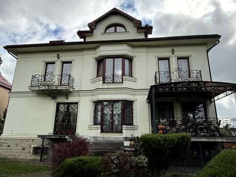 будинок за адресою Світла