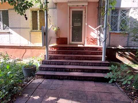 комерційна за адресою Науки просп. (Гагаріна), 80