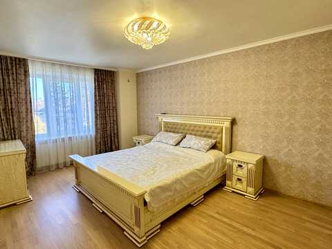квартира за адресою Чернівці, Сергія Скальда вул. (Комарова), 40