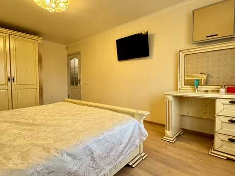 квартира за адресою Чернівці, Сергія Скальда вул. (Комарова), 40