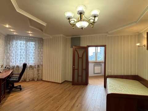 квартира по адресу Раисы Окипной ул., 4